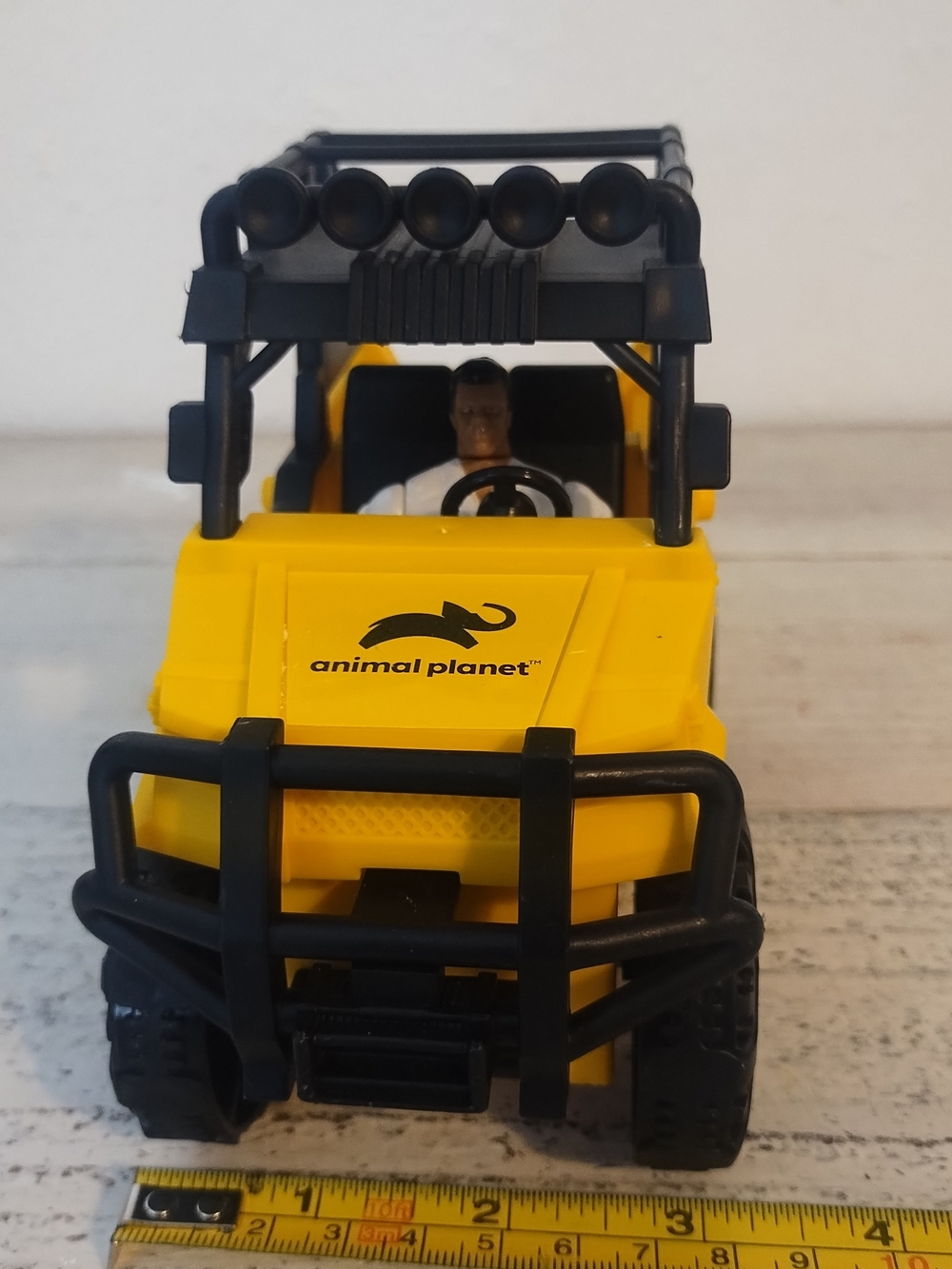 Animal Planet Rescue Excursion Safari  1 vehicle and 1 figure good condition